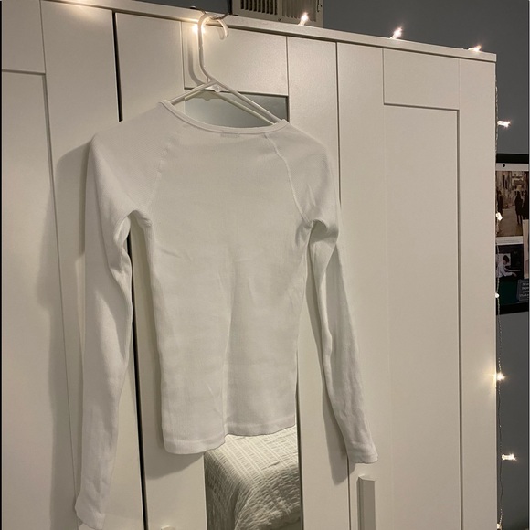 Brandy Melville Tanya Top - Picture 2 of 5